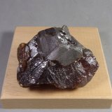 Esfalerita
6 x 4,8 x 3,3 cm. 155,8 g.
(Autor: J. G. Alcolea)