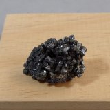 Estefanita
3,2 x 2 x 1,6 cm.
(Autor: J. G. Alcolea)