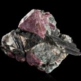 Eudialita en Aegirina
10 x 7 x 5 cm / Cristal principal: 4.2 cm
(Autor: Museo MIM)