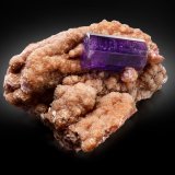 Fluorapatito
8 x 6.5 x 6 cm / cristal principal: 3.5 cm
(Autor: Museo MIM)