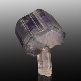 Fluorapatito con Cuarzo
5 x 6 x 8 cm / Cristal principal: 6.6 cm.
(Autor: Museo MIM)