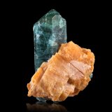 Fluorapatito en Calcita
7.5 x 5.5 x 9.5 cm / Cristal principal: 9.4 cm.
(Autor: Museo MIM)