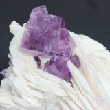 Fluorita
pieza 95x100 mm cristal mayor 15x25 mm
(Autor: Ramon A  Lopez Garcia)