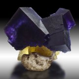 Fluorita, Barita
15.5 x 16.5 x 11 cm / Cristal principal: 11.2 cm.
(Autor: Museo MIM)
