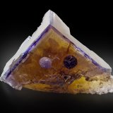 Fluorita con inclusiones de Barita
5 x 7 x 4 cm
(Autor: Museo MIM)