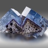 Fluorita
3 x 4.5 x 3 cm / Cristal principal: 3.2 cm
(Autor: Museo MIM)