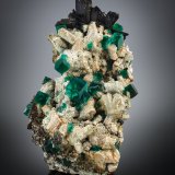 Fluorita
24 x 18 x 34 cm / cristal principal: 4.5 cm
(Autor: Museo MIM)