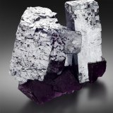 Galena, Fluorita
11.5 x 12.2 x 7.5 cm / Cristal principal: 11.2 cm.
(Autor: Museo MIM)