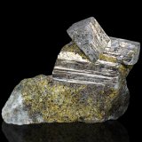 Glaucodot con Calcopirita
7 x 3 x 6 cm / cristal principal: 4 cm
(Autor: Museo MIM)