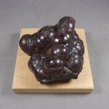 Hematites (variedad botrioidal)
7 x 6,6 x 3,7 cm.
(Autor: J. G. Alcolea)
