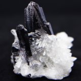 Hübnerita
4X4.5X3 cm
(Autor: Luis Edmundo Sánchez Roja)