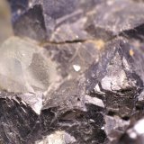 Galena y fluorita
1 cm. ancho de campo
(Autor: chatero15)