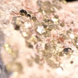 Pirita
1 cm. ancho de campo
(Autor: chatero15)
