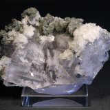 Fluorita, Barita, Dolomita y Pirita
10 x 6 cm. (Cristal mayor: 3 cm).
(Autor: Darío Menéndez)