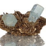 Berilo (variedad aguamarina) y Moscovita
12x8cm.
(Autor: castrominerals)