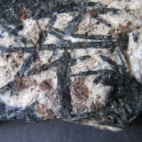 Micaesquisto con granate y anfíbol
4 cm. ancho de campo
(Autor: prcantos)