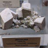 Ortoclasa
8,8 x 4,3 x 4,0 cm.
(Autor: carles)