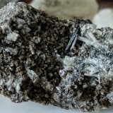 Diopsido, Vesuvianita (Vesubiana) y Wollastonita
Tamaño cristal de Diopsido 0,7 mms
(Autor: Gelo)