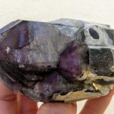 Cuarzo (variedad amatista), Cuarzo (variedad ahumado), Microclina
11,5 x 6,0 cm.
(Autor: carles)