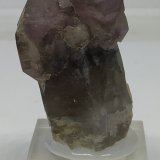 Cuarzo (variedad amatista), Cuarzo (variedad ahumado)
6x3,5cm
(Autor: Adri Rodríguez)