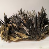Stibnita (Estibina), Klebelsbergita
47 x 35 mm
(Autor: Sante Celiberti)