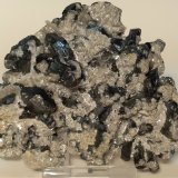 Stibnita (Estibina), Barita
90,5 x66,6 mm
(Autor: Sante Celiberti)