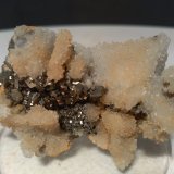 Calcita pseudomórfica de Anhidrita, Pirita
62 x 36,6 mm
(Autor: Sante Celiberti)