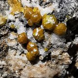 Mimetita (variedad campylita)
76x51x39 mm
(Autor: Juan María PS)