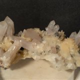 Cuarzo (variedad cetro), Esfalerita, Chalcopirita, Berthierita
78 x 37 mm
(Autor: Sante Celiberti)