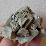 Ortoclasa, Magnetita
7,0 x 4,7 cm.
(Autor: carles)