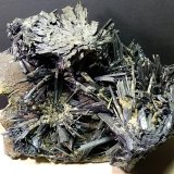 Stibnita (Estibina)
250 x 210 mm
(Autor: Sante Celiberti)
