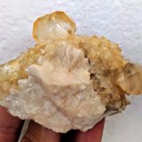Calcita, Dolomita
7.5 × 5.9 × 4.5 cm
(Autor: carles)