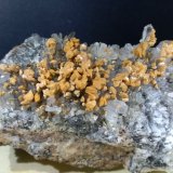 Ankerita, Cuarzo, Galena, Calcopirita, Malaquita, Smithsonita
115 x 65 mm
(Autor: Sante Celiberti)