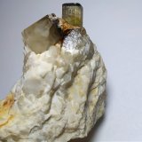 Elbaita, Cuarzo, Moscovita
43 x 43 mm
(Autor: Sante Celiberti)