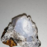Cuarzo (variedad calcedonia)
1 cm.
(Autor: Luis Trigueros)