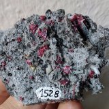 Cinabrio, Calcita, Cuarzo
6,5 x 5,0 cm.
(Autor: carles)