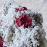 Cinabrio, Calcita, Cuarzo
0,6 x 0,6 cm.
(Autor: carles)