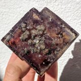 Fluorita, Cuarzo, Pirita, Calcita
6,0 x 5,5 x 4,0 cm.
(Autor: carles)