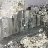 Cuarzo, Fluorapatito, Ferberita.
6 x 5 cm.
(Autor: Rafael varela olveira)