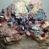 Grossularia (variedad hessonita), Clinocloro
73 x 62 mm
(Autor: Sante Celiberti)
