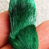 Malaquita
4,0 x 1,5 x 0,8 cm
(Autor: carles)