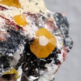 Wulfenita, Cerusita, Dolomita
Cristal 0,7 x 0,5 cm.
(Autor: carles)
