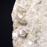 Fluorapatito
90 x 74 mm
(Autor: Sante Celiberti)