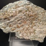 Andradita (variedad topazolita)
127 x 91 mm
(Autor: Sante Celiberti)