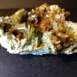 Epidota, Diopsido
75 x 50 mm
(Autor: Sante Celiberti)