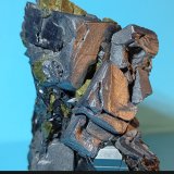 Galena, esfalerita y pirita.
Mina Septemvri (Mina Septiembre), zona minera Madan, Municipio Madan, Montes Rhodope, Óblast Smolyan, Bulgaria
6 x 4 x 3 cm.
(Autor: Felipe Abolafia)