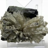 Prehnita, Actinolita, Ferro-actinolita
6,0 x 4,2 cm.
(Autor: carles)