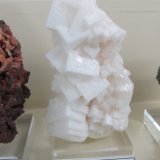 Halita
Pieza aprox. 10x5 cm. Cristales aprox. 2x2 cm.
(Autor: Miguel Ángel Martinez)