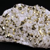 Pirita, Calcita y Cuarzo
8.7 x 5.5 x 2.9 centimetros
(Autor: Ricardo Melendez)