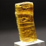 Clinozoisita
3.2 x 1.6 x 0.6 centimetros
(Autor: Ricardo Melendez)